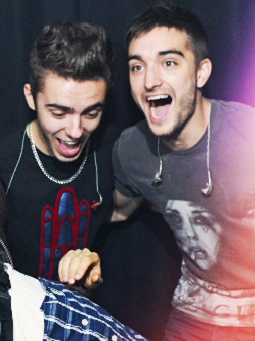 Nom v G-A-Y